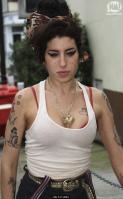 Amy Winehouse like tit slip