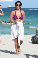 21565_KimKardashianinbikinienjoystheMiamisunandsurfinMiamiBeach21_122_1161lo.jpg