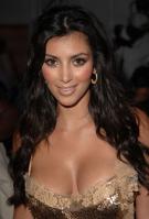 23510_KimKardashianJessicaSimpsonswimwearfashionshow04_122_933lo.jpg