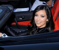 6TAO66BBPY_KimKardashian-BullrunRally-071109-15.jpg