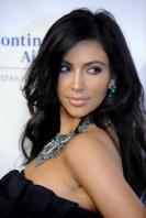 C9X0LCLOO9_Kim_Kardashian_40_Gabrielles_Angel_Foundation_Angel_Ball_2010_-_Oct_21_40_.jpg