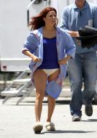 101267115_eva_longoria_28922_preppie_eva_longoria_on_the_set_19_122_364lo_v6xsm83.jpg