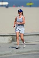 98HGB69FMY_Geri_Halliwell_-_Jogging_in_LA_-Aug_29_5_.jpg