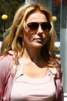 MZ7ZOA62JL_Geri_Halliwell_-_Shopping_in_London_-May_6_4_.jpg