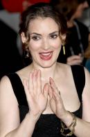 68513_WinonaRyder7_123_256lo.jpg