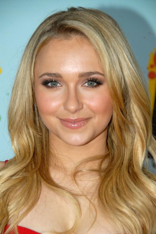 33705_Celebutopia-Hayden_Panettiere-Nickelodeon38s_2008_Kids35_Choice_Awards_Arrivals-01_122_530lo.jpg