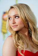 65728_celeb-city.org_Hayden_Panettiere_Kids_Choice_Awards_03-28-2008_031_123_465lo.jpg