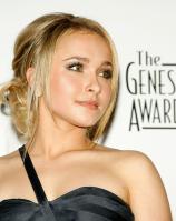 71081_celeb-city.org_Hayden_Panettiere_22nd_Genesis_Awards_03-29-2008_011_123_1185lo.jpg