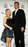 71087_celeb-city.org_Hayden_Panettiere_22nd_Genesis_Awards_03-29-2008_004_123_404lo.jpg