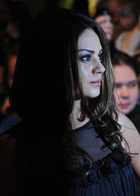 0L0O9NU7FG__Mila_Kunis_-_UK_premiere_of_Black_Swan_21_.jpg