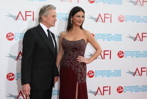 38738090_atherine_zeta_jones_37th_AFI_life_celebutopia_CD06112009.jpg