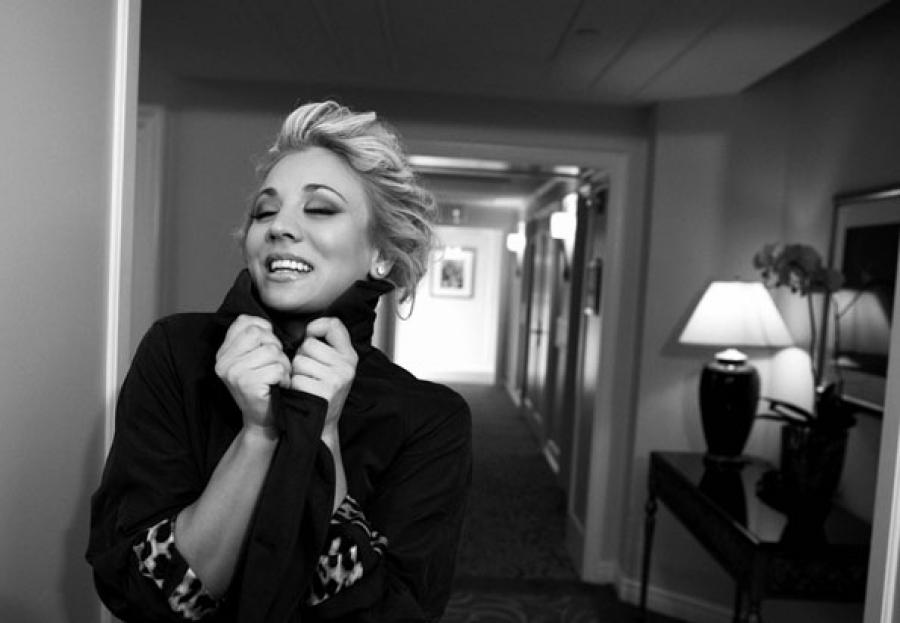 03780_kaley_cuoco_madonna_2_122_680lo.jpg