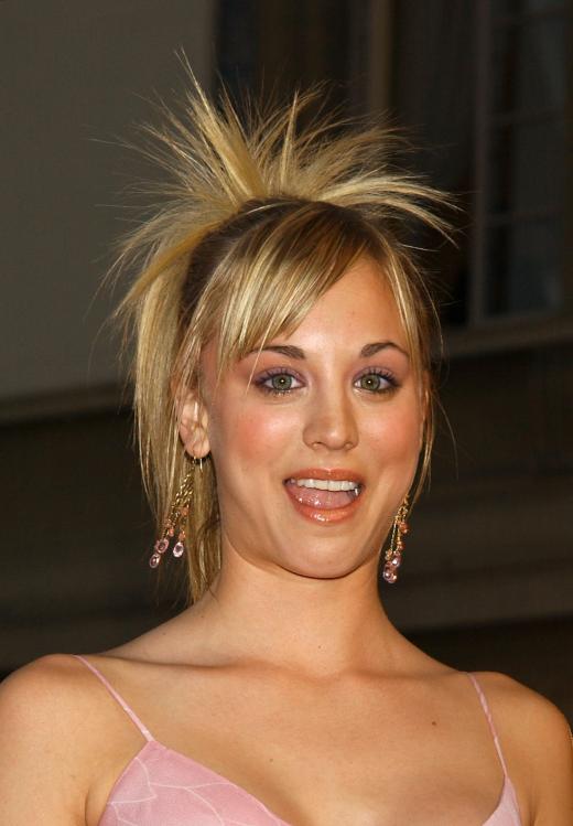 99732512_kaley-cuoco_36177.jpg