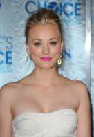 114042069_05898-kaley-cuoco-2011-peoples-choice-awards-04-12.jpg