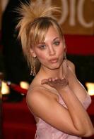 99733028_kaley-cuoco_36200.jpg