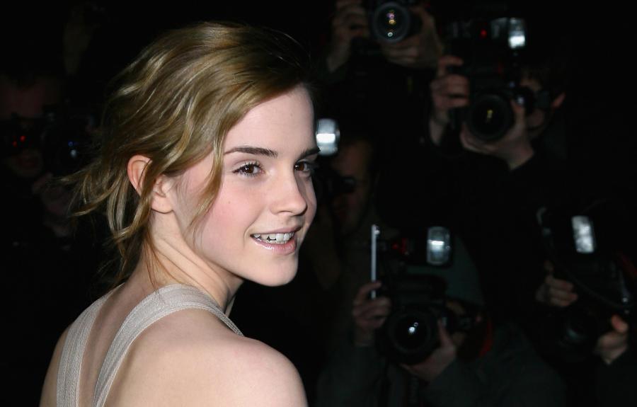 57580_evalaviva024_emma_watson_burberry_event_761_122_562lo.jpg