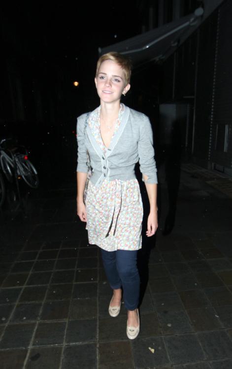 94816188_24127-emma-watson-leaving-cafe-pacifico-then-to-bu.jpg