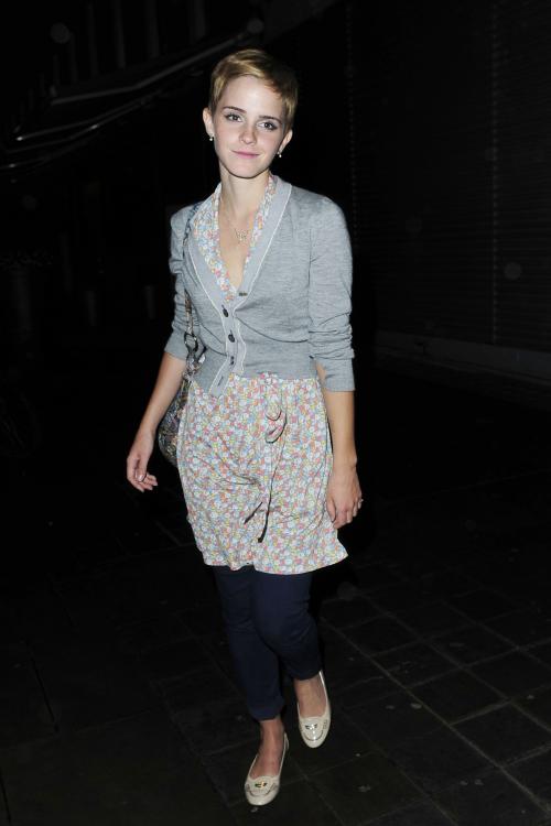 94816649_99420-emma-watson-leaving-bungalow-8-8-122-791lo.jpg