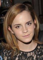 11889_1269634017_EmmaWatson_Vogue_Launch_Party_Pulinos_Restaurant_NYC_20100325_026_122_91lo.jpg