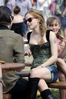 20645_EmmaWatson_GlastonburyMusicFestival_June25th2010_014_122_30lo.jpg