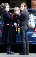 43157_Emma_Watson_With_Helena_Bonham_Carter_London_050909_001_122_462lo.jpg