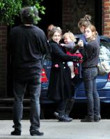 43160_Emma_Watson_With_Helena_Bonham_Carter_London_050909_003_122_80lo.jpg