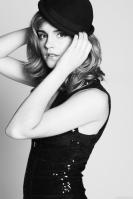 64010_Emma_Watson_-_2009_Live_Magazine_Feb_-_020_122_1165lo.jpg