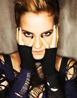 83187_Stylist_Nov10_3_122_348lo.jpg