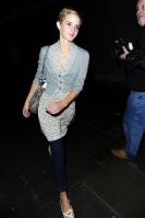 94815873_01500-emma-watson-out-in-london-8-122-10lo.jpg