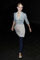 94816442_98553-emma-watson-leaving-bungalow-8-9-122-43lo.jpg