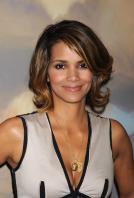 31888_Halle_Berry_at_the_2009_Jenesse_Silver_Rose_Gala_and_Auction_in_Beverly_Hil7235_122_833lo.jpg