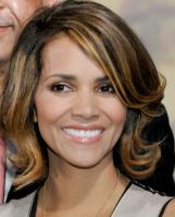 32371_Halle_Berry_at_the_2009_Jenesse_Silver_Rose_Gala_and_Auction_in_Beverly_Hil7253_122_484lo.jpg