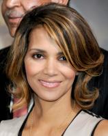 32447_Halle_Berry_at_the_2009_Jenesse_Silver_Rose_Gala_and_Auction_in_Beverly_Hil7255_122_19lo.jpg