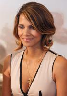 32526_Halle_Berry_2009_Silver_Rose_Gala_CU_13_122_135lo.jpg