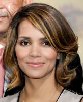 36138_Halle_Berry_at_the_2009_Jenesse_Silver_Rose_Gala_and_Auction_in_Beverly_Hil7257_122_992lo.jpg