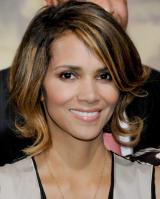 36536_Halle_Berry_at_the_2009_Jenesse_Silver_Rose_Gala_and_Auction_in_Beverly_Hil7252_122_107lo.jpg
