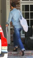 64727_Preppie_Katie_Holmes_leaving_a_meeting_in_LA_9_122_353lo.jpg