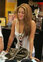 Shakira in shop private