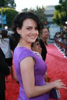 41582_carla_gugino_14_122_419lo.jpg