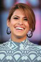 23054_celeb_city1.eu_Eva_Mendes_MTV_TRL_02_15_2007_14_122_48lo.jpg