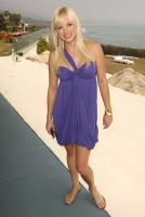 41259_Celebutopia-Anna_Faris-The_House_Bunny_party_in_Malibu-06_122_500lo.jpg