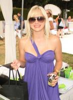 41285_Celebutopia-Anna_Faris-The_House_Bunny_party_in_Malibu-10_122_127lo.jpg