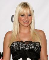 4TBASDRPD0_Anna_Faris_40_Screening_Of_The_House_Bunny_-August_18_11_.jpg