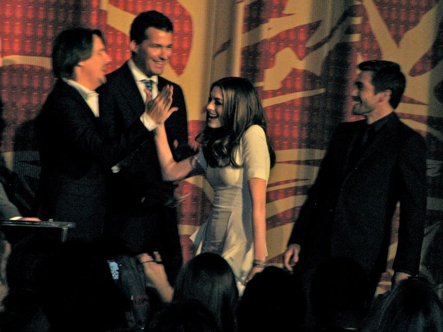 89558_s_ah_love_and_other_drugs_opening_night_gala_afi_fest_20101104_103_122_523lo.jpg