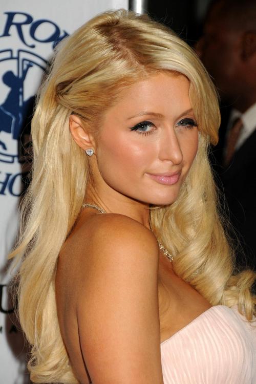 103655038_Paris_Hilton_Hope_01_122_360lo.jpg