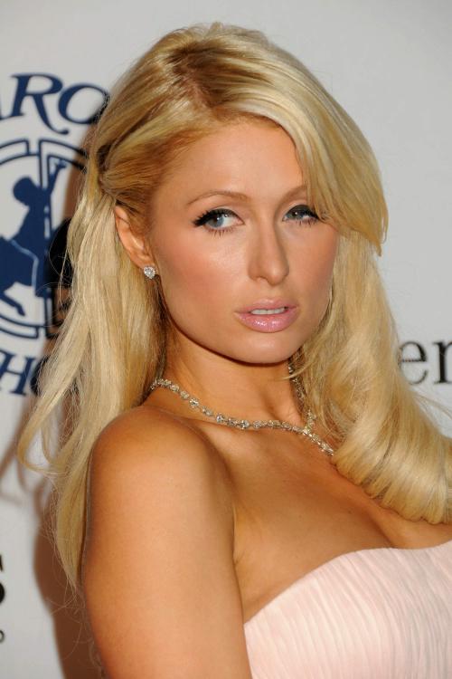 103655197_Paris_Hilton_Hope_01_122_375lo.jpg