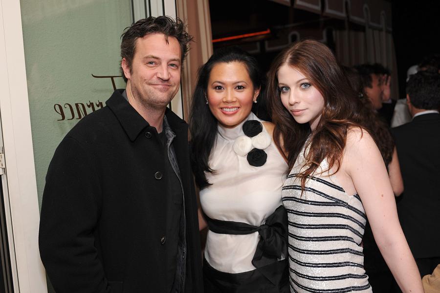 23448_celeb-city.org_Michelle_Trachtenberg_W_Magazines_Hollywood_Affair_Pre-Oscar_Party_20.02.2008_08_122_437lo.JPG