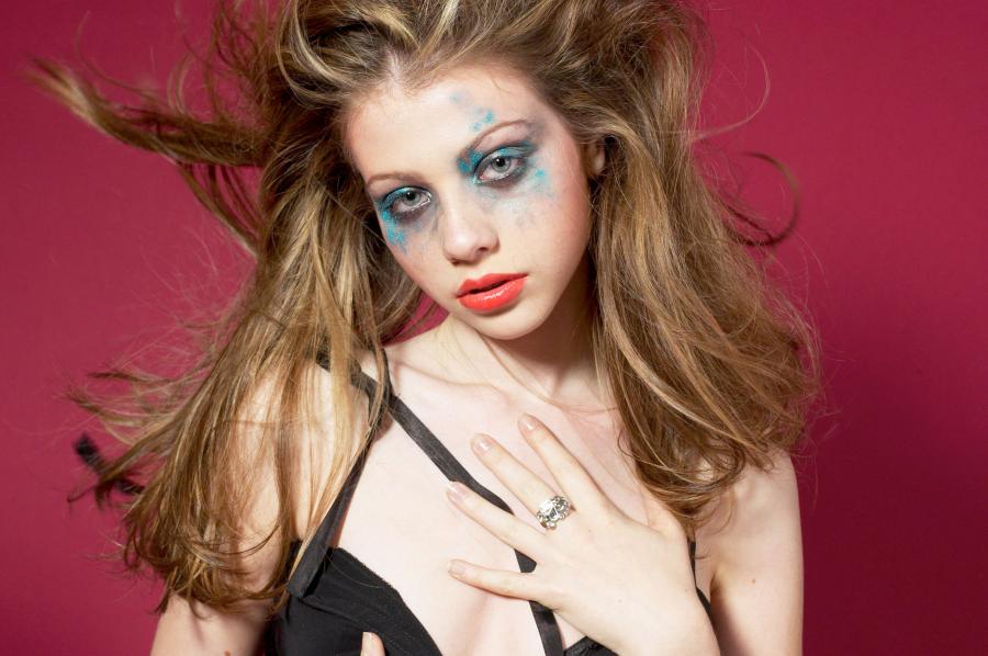 30689_Michelle_Trachtenberg-Glenn_Campbell_photoshoot_007_122_463lo.jpg