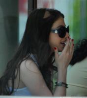 78256_michelle_trachtenberg_candids_having_lunch_at_newsroom_restaurant_in_beverly_hills_23_122_433lo.jpg