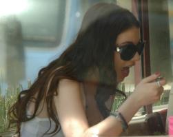 78517_michelle_trachtenberg_candids_having_lunch_at_newsroom_restaurant_in_beverly_hills_13_122_354lo.jpg